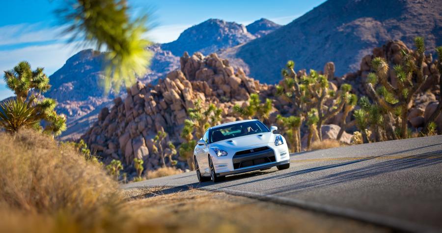  Nissan GT-R 2013 года  (US) (фото 21 из 27)